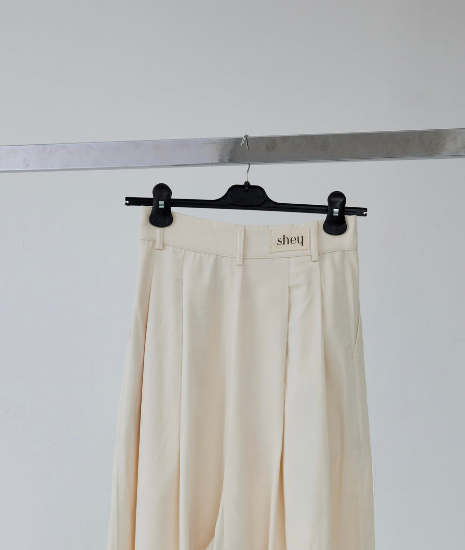 PLEATED WIDE LEG TROUSERS - BEIGE